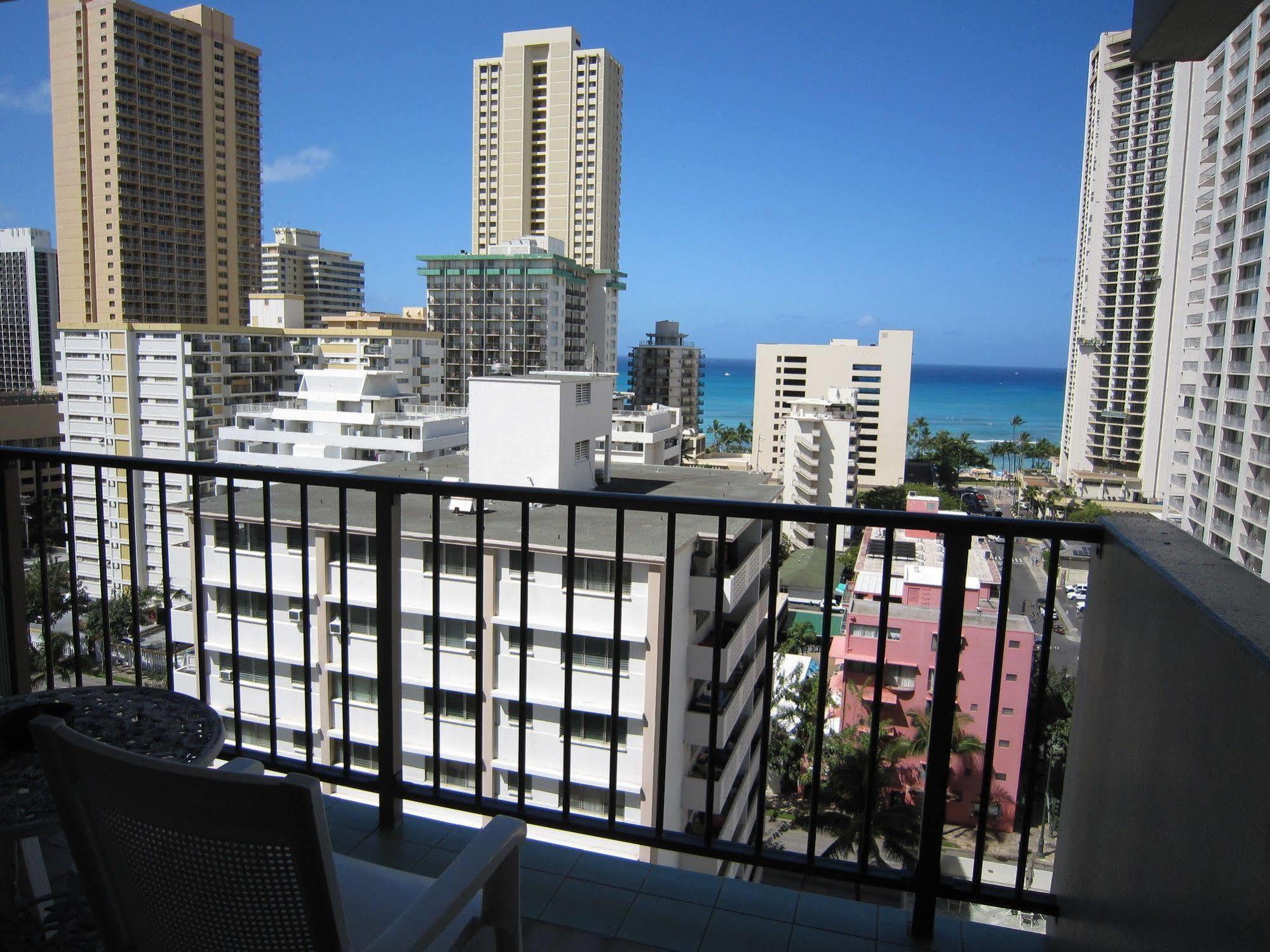 Waikiki Park Heights Aparthotel Хонолулу Екстериор снимка
